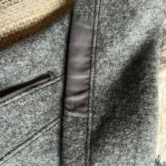 Zara Gray Teddy Jacket with Cream Faux Fur Collar - Picture 4 of 11